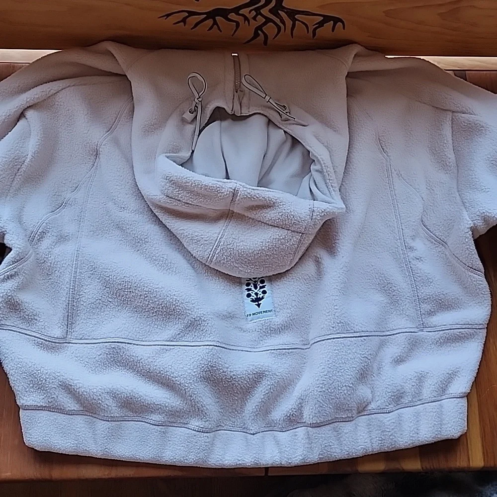FP Movement Free People Wild and Free Pullover size L color is Cashmere / Cream - Picture 11 of 17